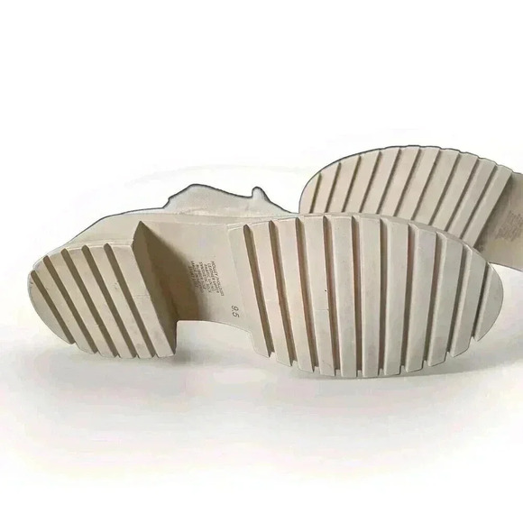 Steve Madden size 9.5 Holley Sand suede chunky block heel pull on ankle boots - Picture 9 of 12